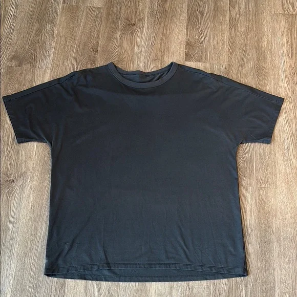 Lululemon oversized fundamental T-shirt. Size L. - Picture 1 of 6